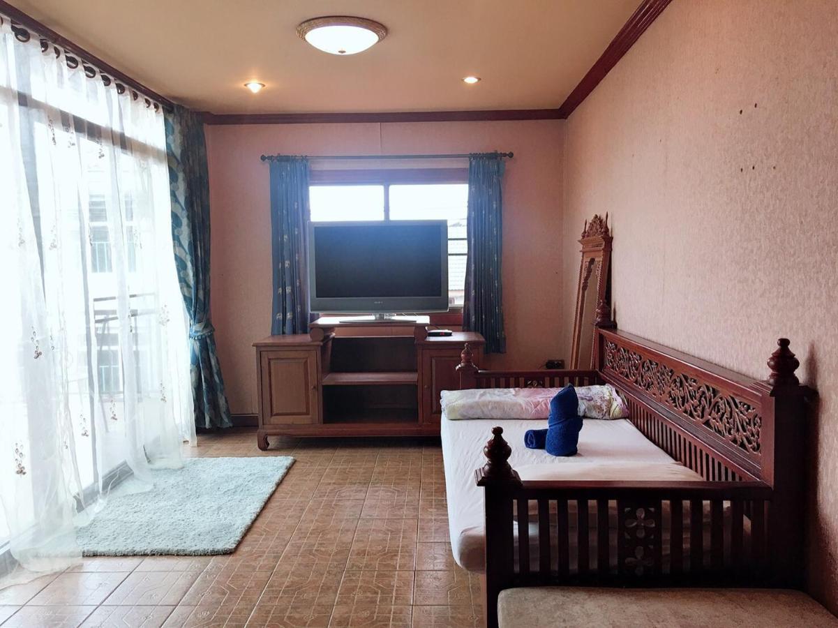 S.K. House 1 Hotel Chiang Mai Bagian luar foto