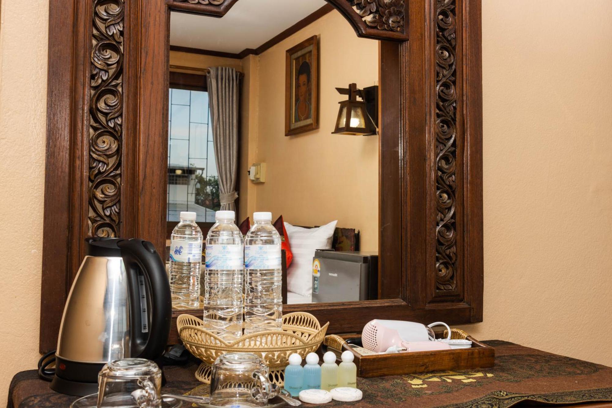 S.K. House 1 Hotel Chiang Mai Bagian luar foto