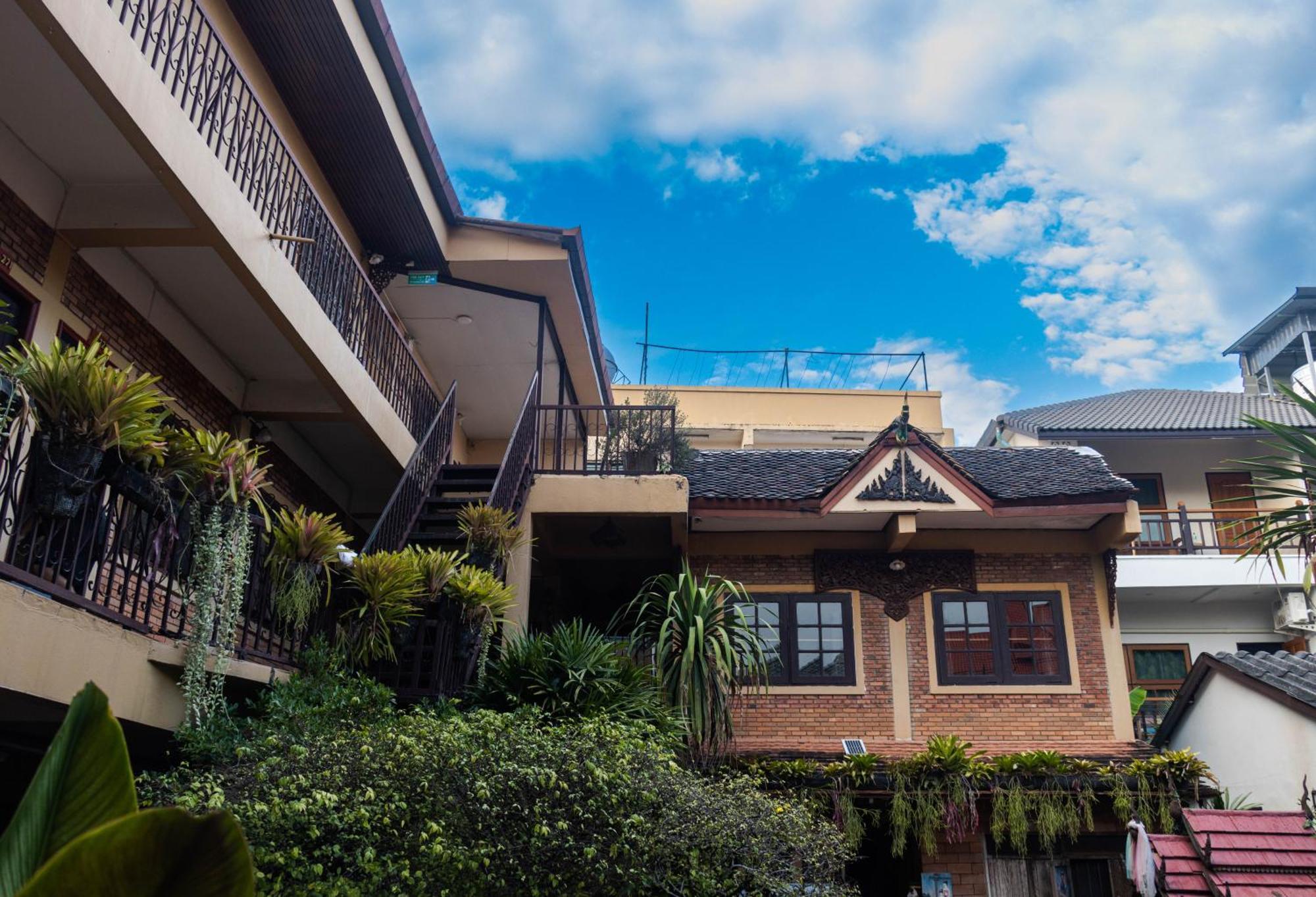 S.K. House 1 Hotel Chiang Mai Bagian luar foto
