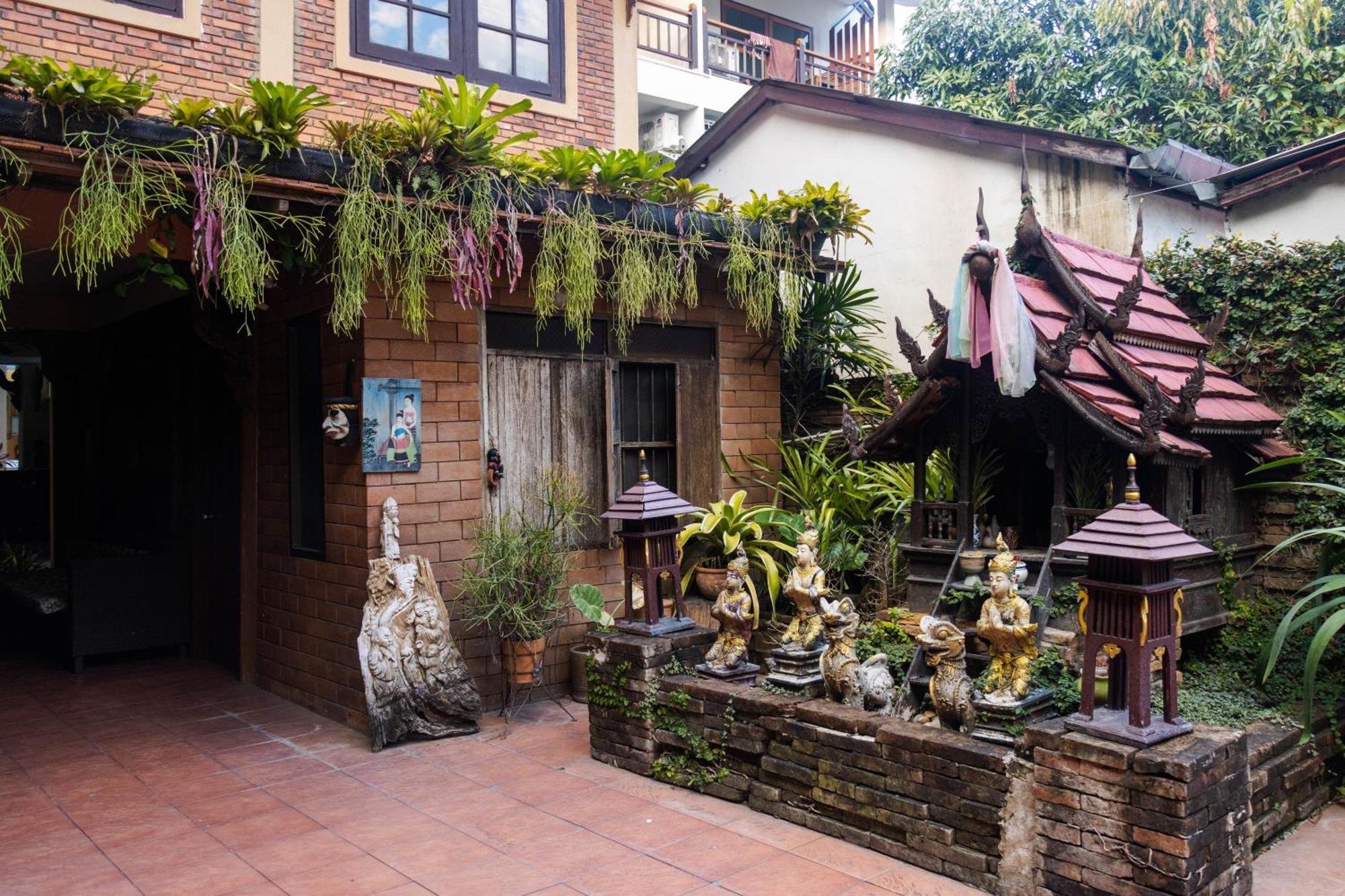 S.K. House 1 Hotel Chiang Mai Bagian luar foto