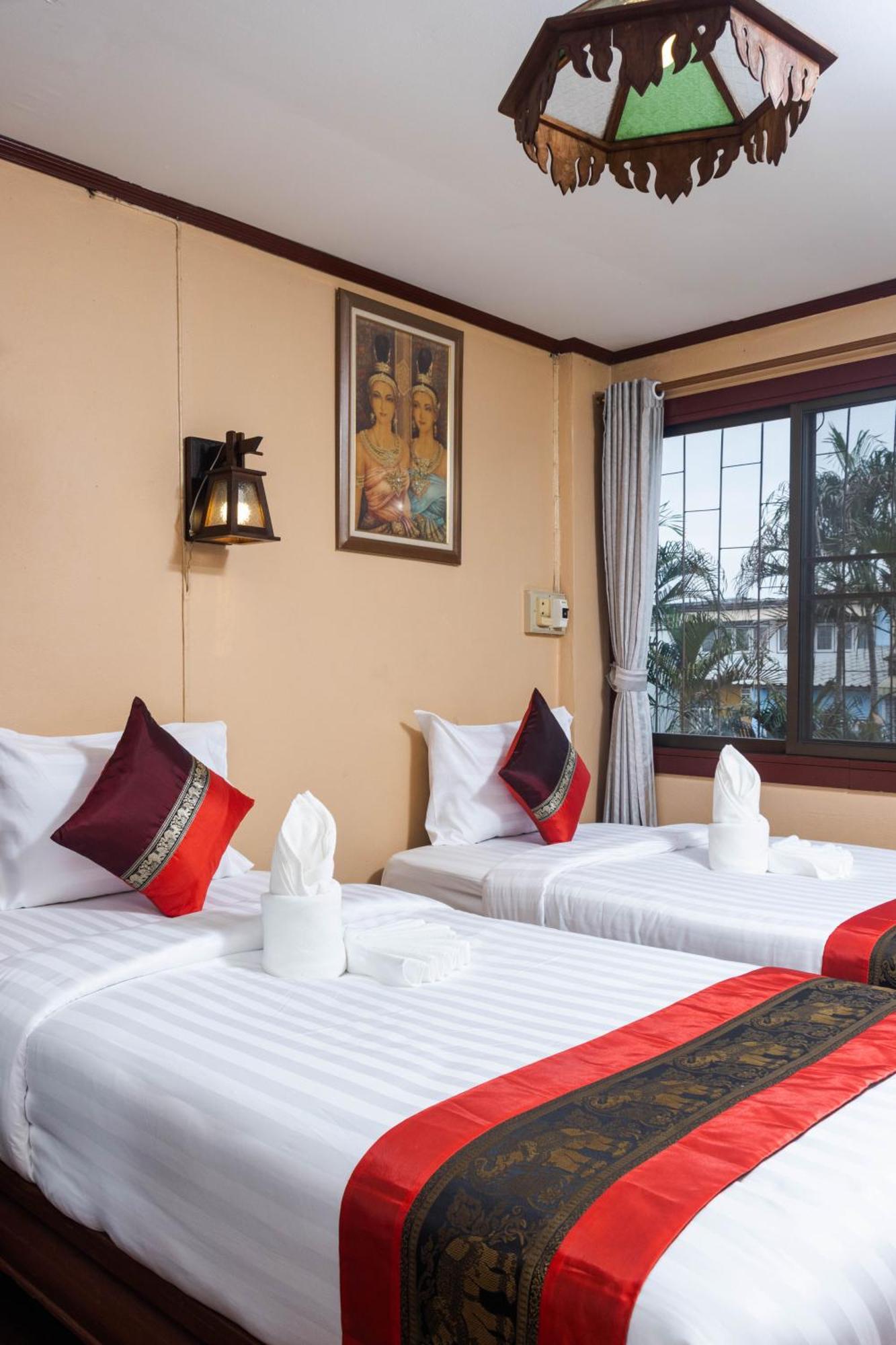 S.K. House 1 Hotel Chiang Mai Bagian luar foto