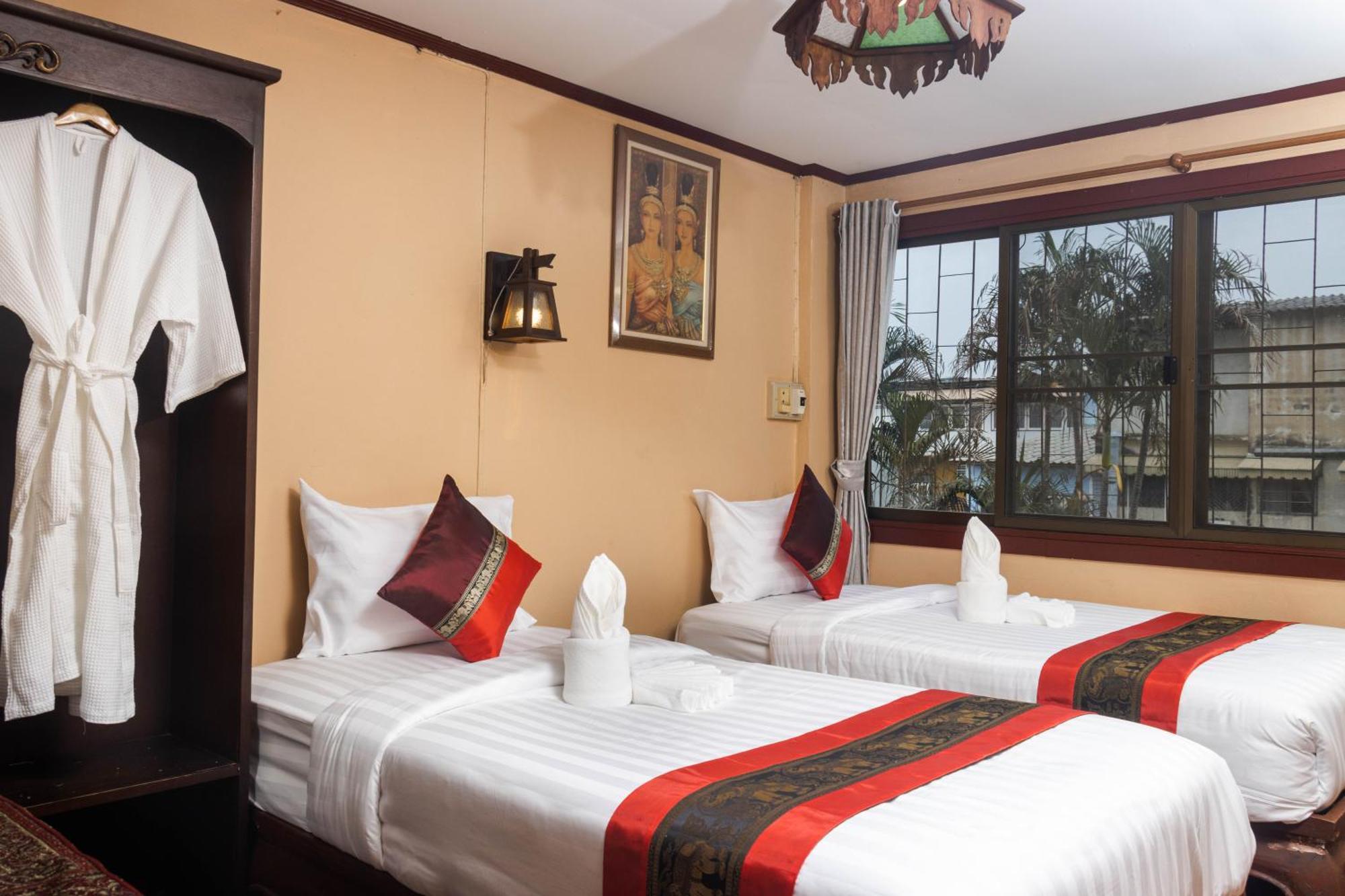 S.K. House 1 Hotel Chiang Mai Bagian luar foto