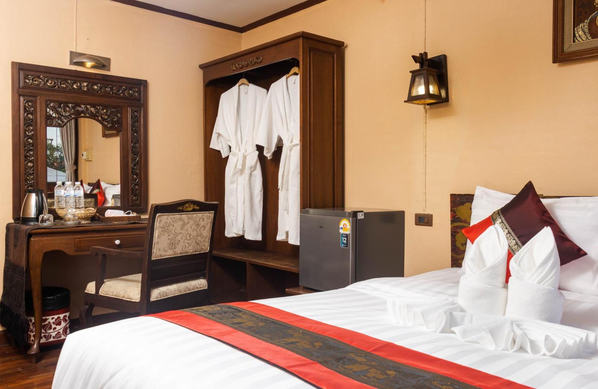 S.K. House 1 Hotel Chiang Mai Bagian luar foto