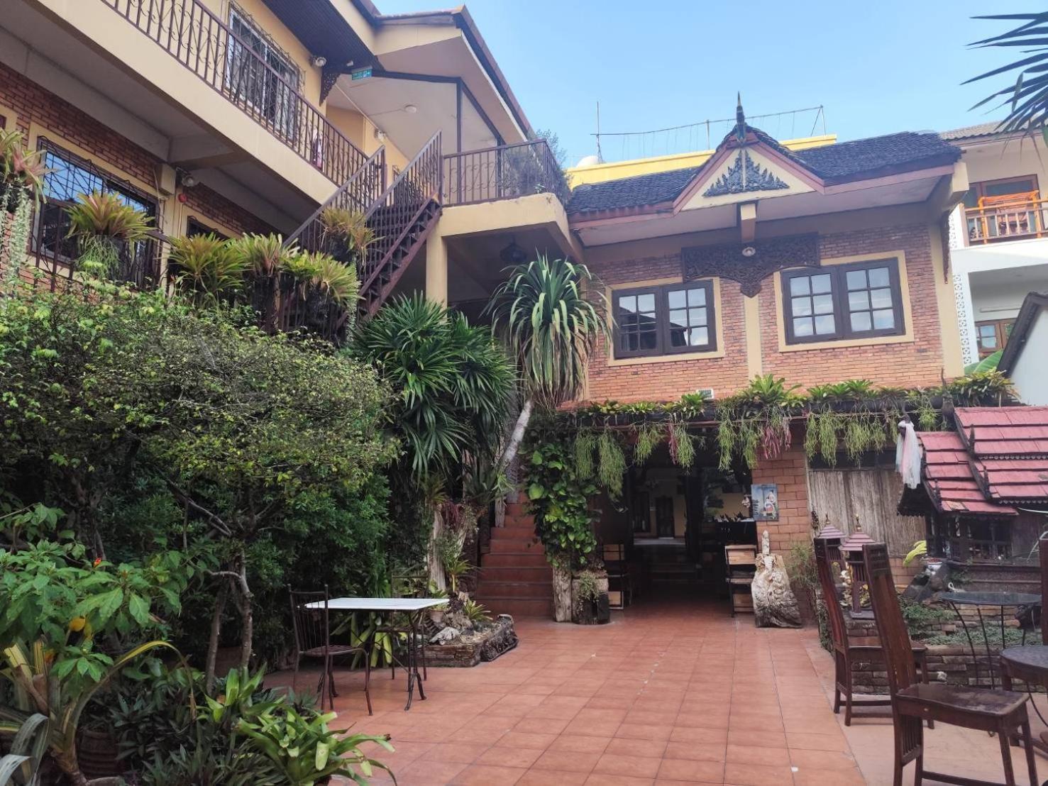 S.K. House 1 Hotel Chiang Mai Bagian luar foto