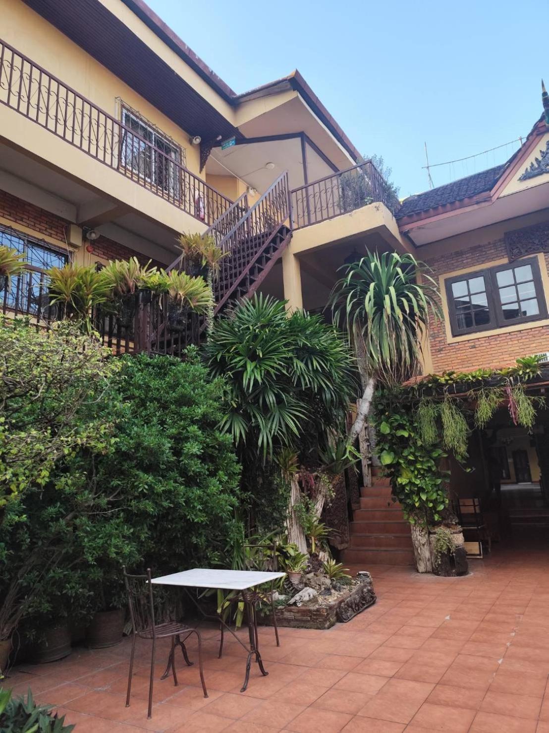 S.K. House 1 Hotel Chiang Mai Bagian luar foto
