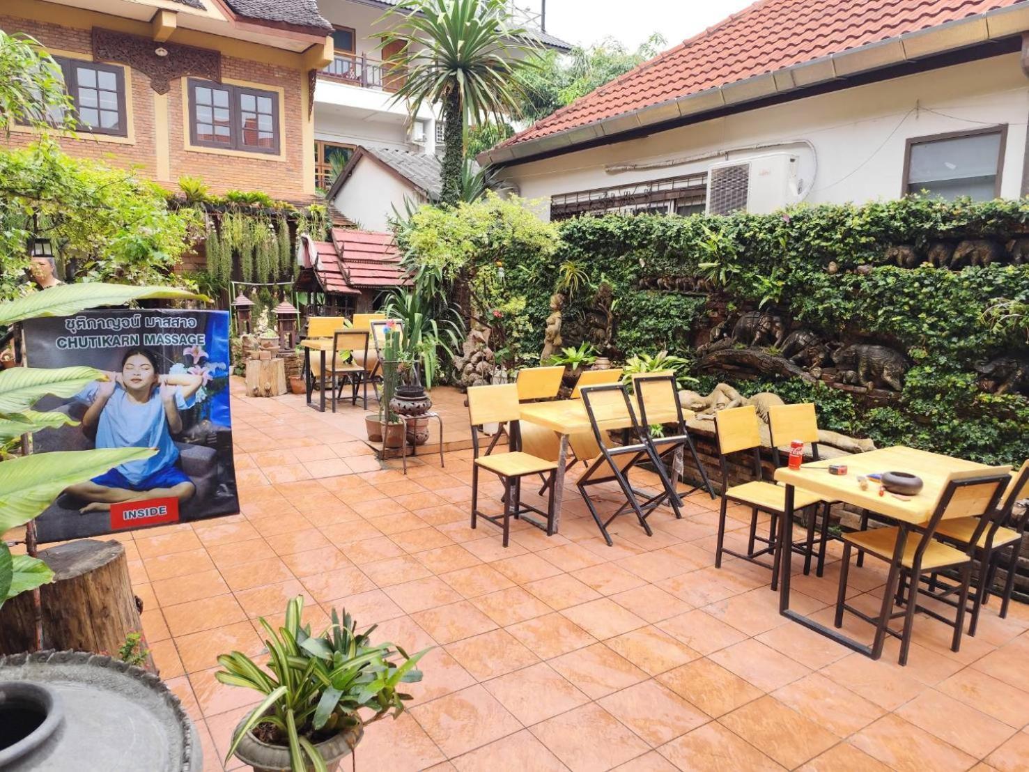 S.K. House 1 Hotel Chiang Mai Bagian luar foto