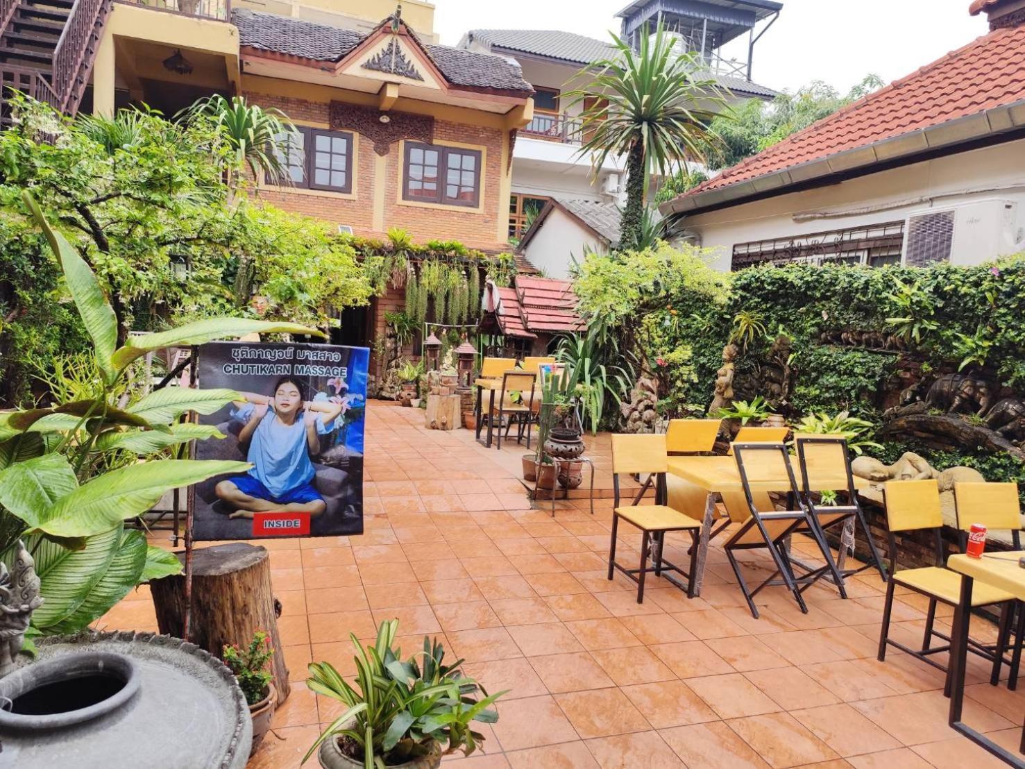 S.K. House 1 Hotel Chiang Mai Bagian luar foto