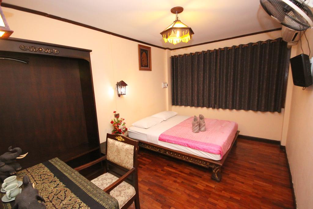 S.K. House 1 Hotel Chiang Mai Bagian luar foto